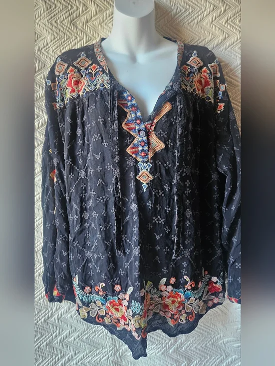 Jonny Was Embroidered Gina Long Sleeve Blouse Tubic In Black - Picture 6 of 14